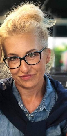 Zdjęcie przedstawia Annę Kozłowską