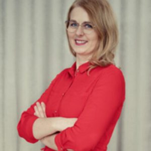 Zdjęcie przedstawia prezes stowarzyszenia Renatę Giczewską-Węcek